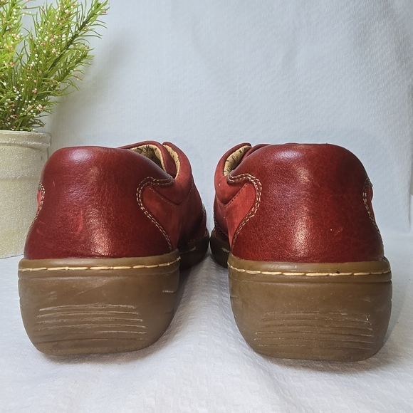 Sofft Red Leather And Suede Slip On Shoe with Velcro Strap Womens Size 6.5 EUC - Picture 6 of 7